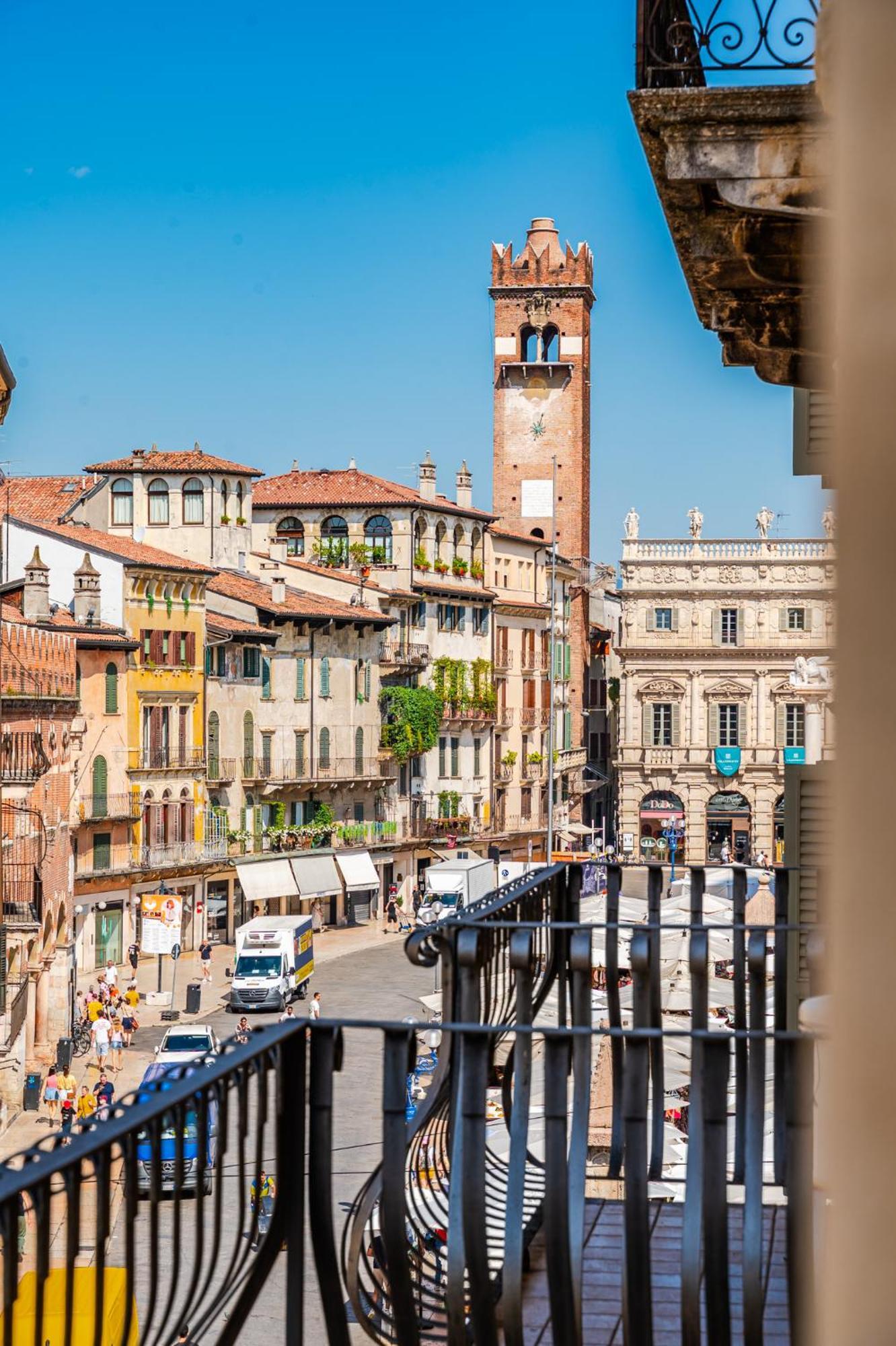 Ferienwohnung Hoomee Piazza Erbe Verona Exterior foto